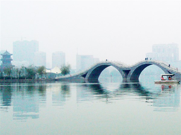 上車(chē)，帶你游玩帶你飛